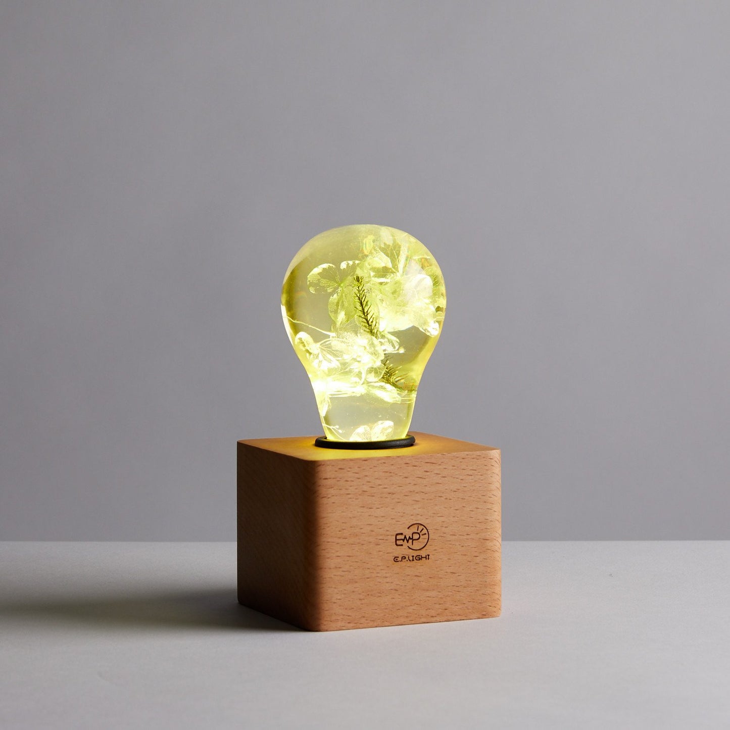 Yellow Hydrangea Resin Table Lamp